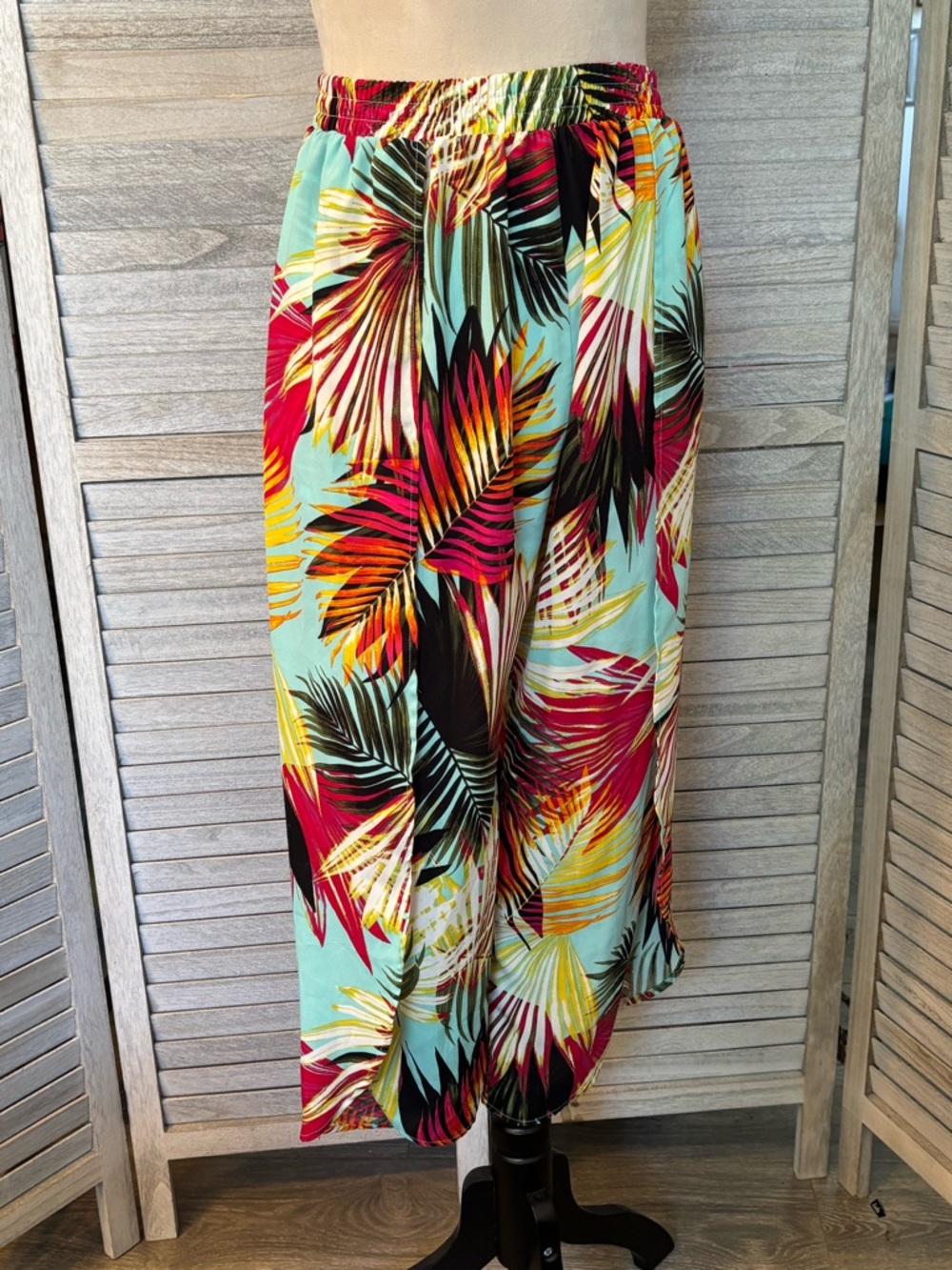 Vibrant Tropical Palm Fronds Pattern Women’s SZM, OpenFront/Wrap Style Palazzos